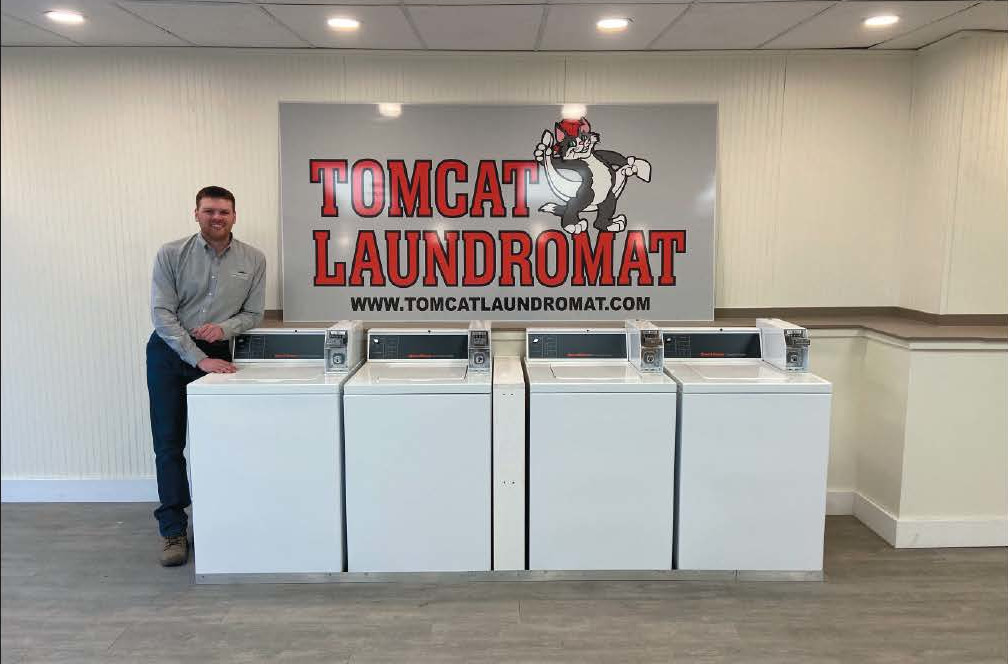 Tomcat Laudromat hosts a grand opening